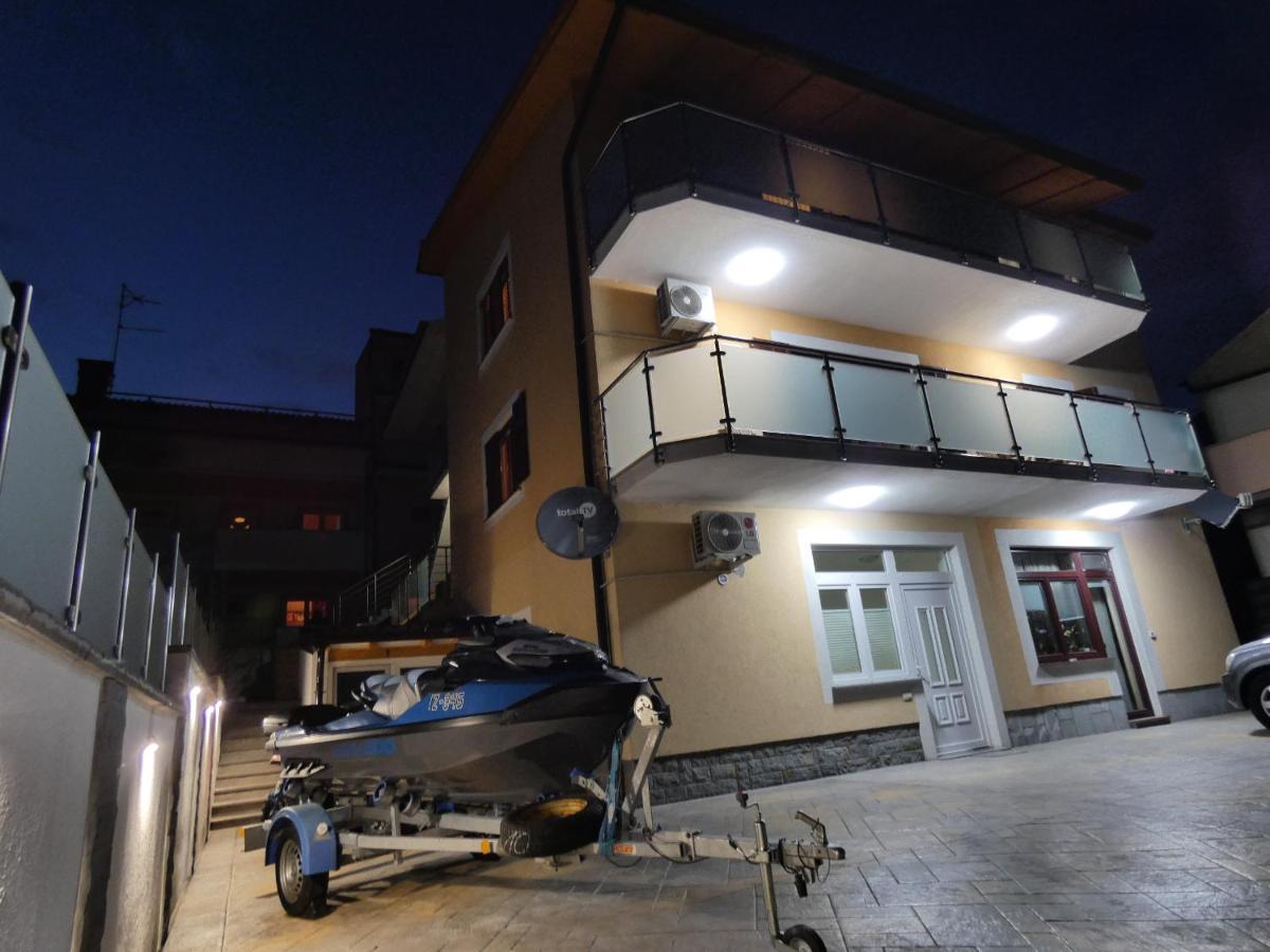 Apartment & Olive Oil Valuma Koper Luaran gambar